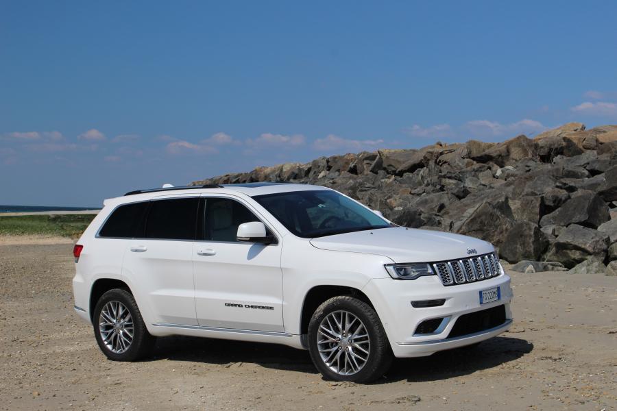  Jeep Grand Cherokee Summit 2016 года  (WW) (фото 22 из 28)